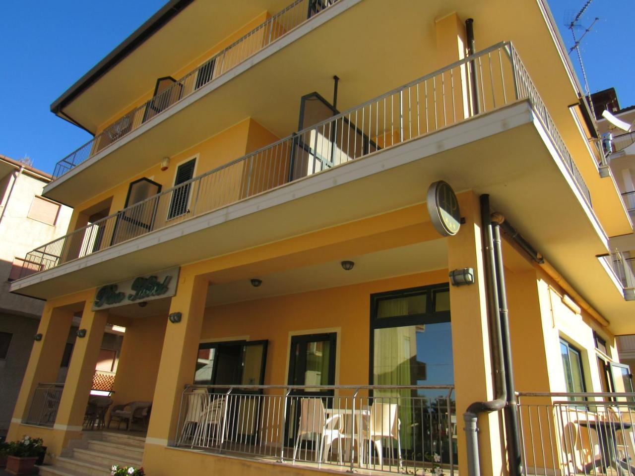 Pino Hotel Gizzeria Kültér fotó