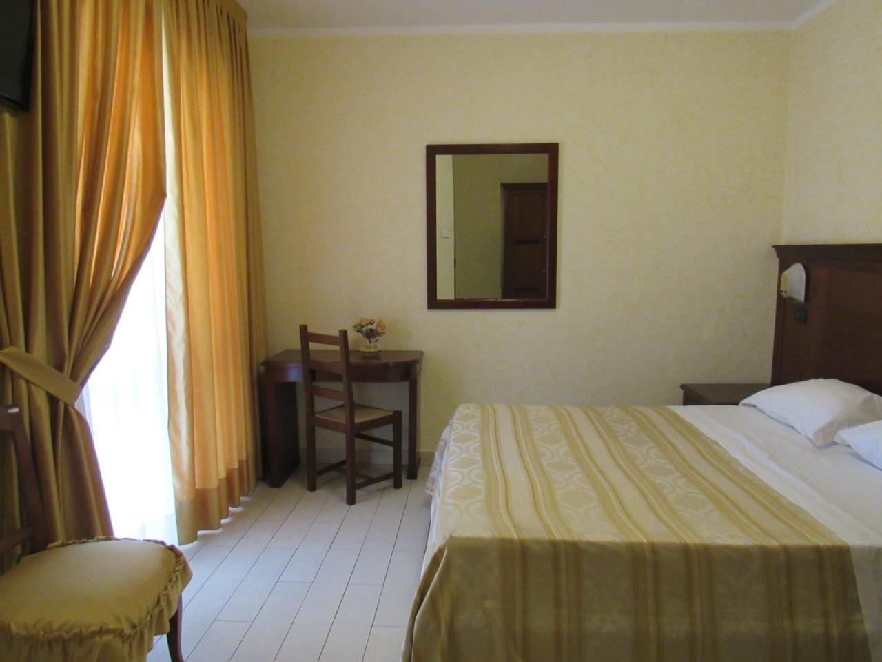 Pino Hotel Gizzeria Kültér fotó